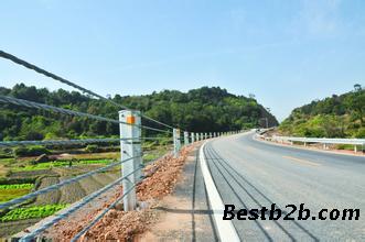 四川缆索护栏多少钱一米、厂家价格